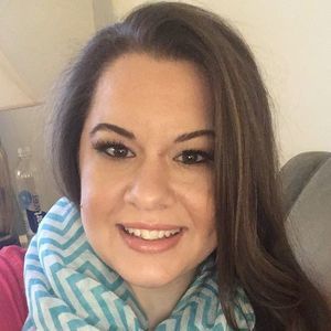 Meet your Posher, Laurie